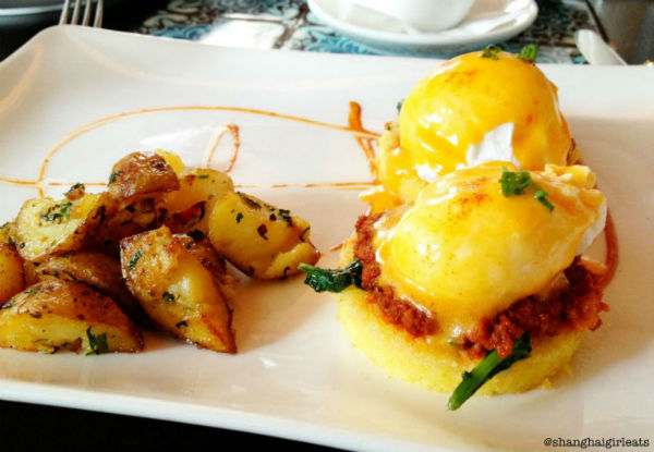 Shanghai Girl Eats MAYA Eggs Benedict